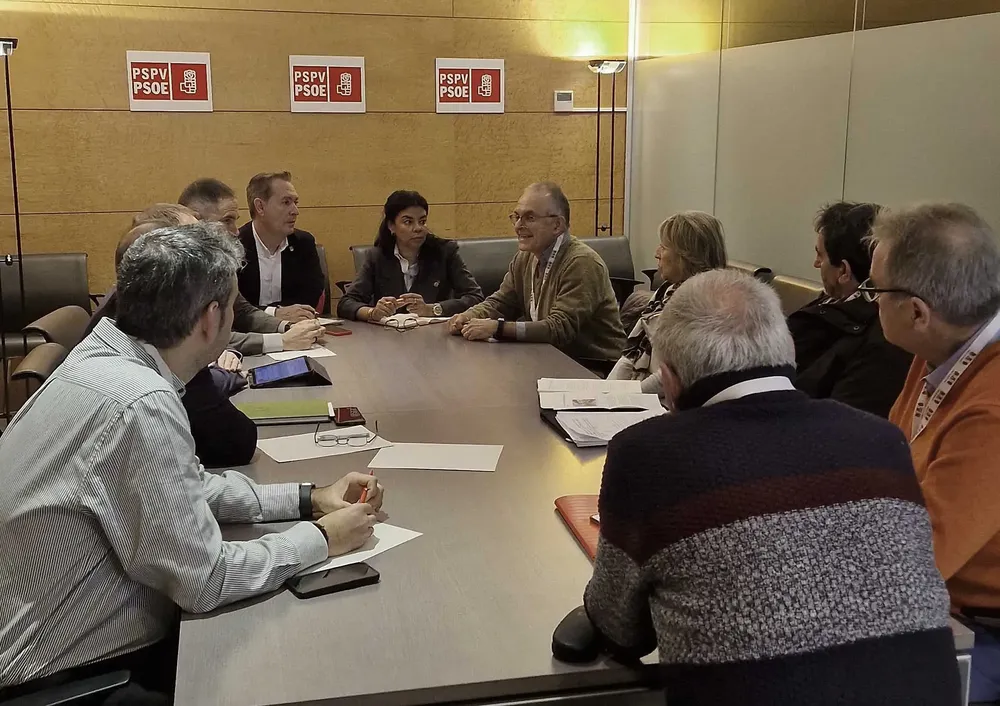 REUNION PLATAFORMA TRAM SANT JOAN MUTXAMEL EN VALENCIA MARZO 2025