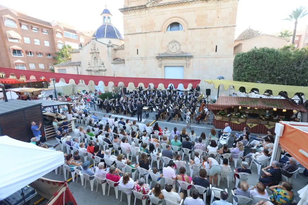 CONCIERTO BANDA LA PAZ MERCADO RENACENTISTA SANT JOAN 2023 (2)