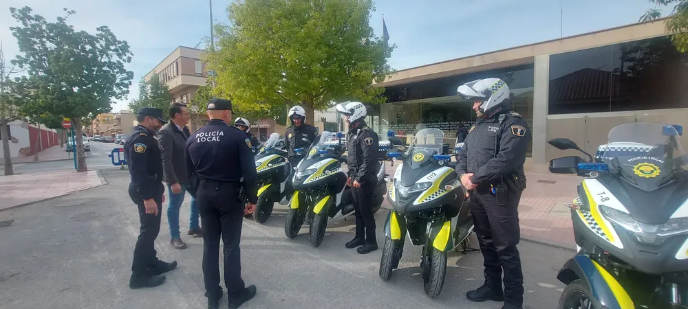La Policía Local de Mutxamel aumenta su flota de motos alcalde rafa garcia 2024 foto 2