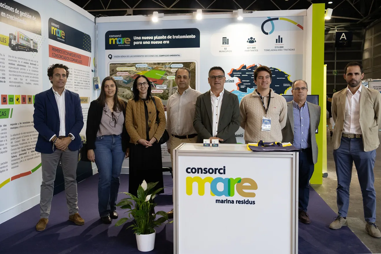 2025_11_12_ecofira foto stand