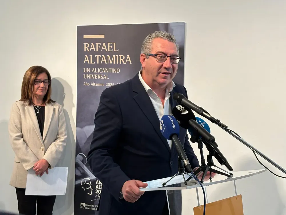 INAUGURACION EXPOSICION RAFAEL ALTAMIRA CAMPELLO 2026 FOTO 3