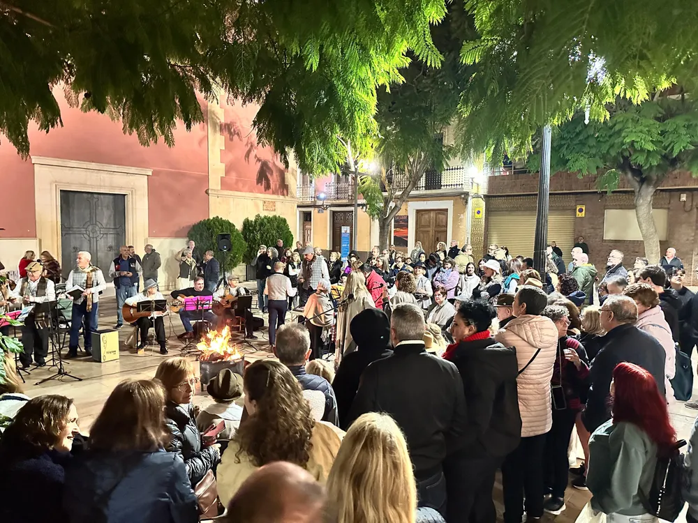 AMIGOS ROCIEROS DE EL CAMPELLO PLAZA DE LA IGLESIA VILLANCICOS 2025