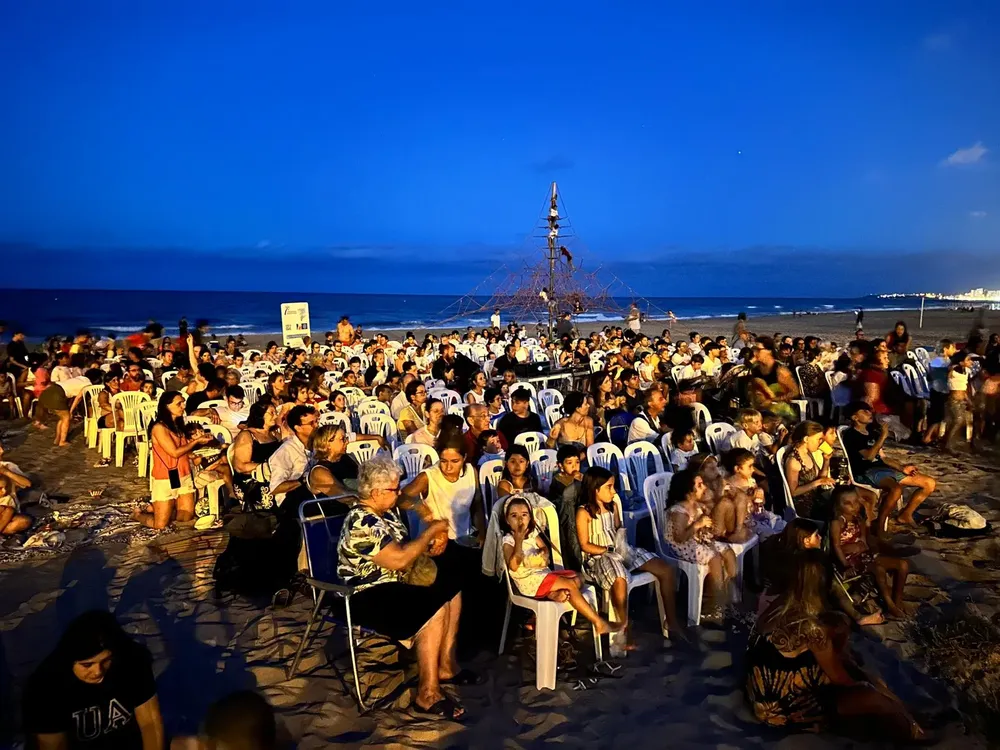 CINE PLAYA MUCHAVISTA 2