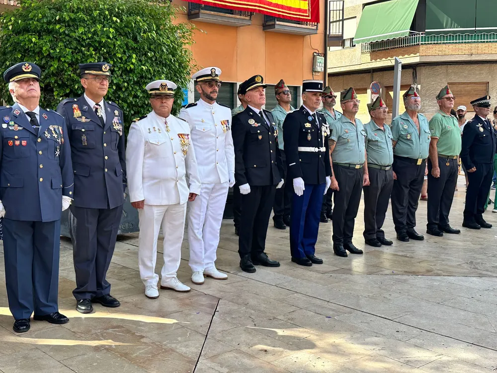 DIA HISPANIDAD GUARCIA CIVIL CAMPELLO 12-10-2024 (7)