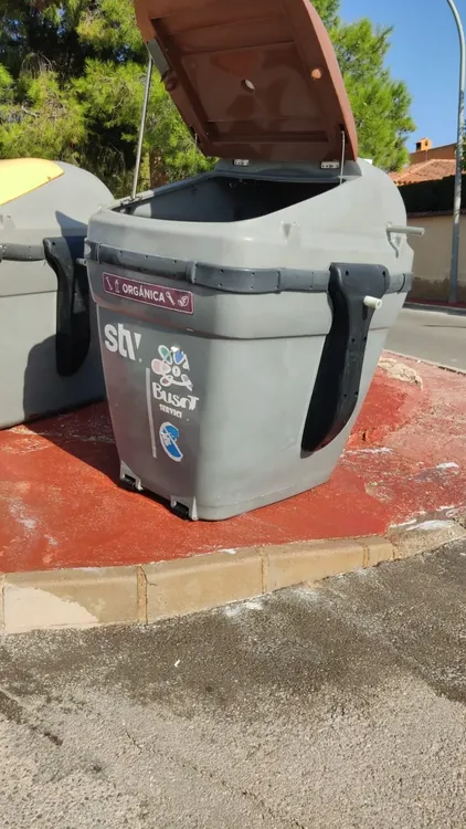 CONTENEDOR BUSOT 2025