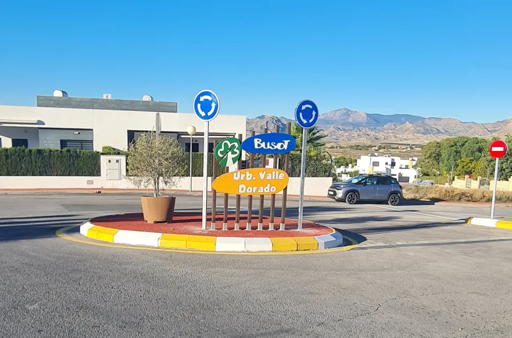 ROTONDA URBANIZACION VALLE DORADO BUSOT 2025