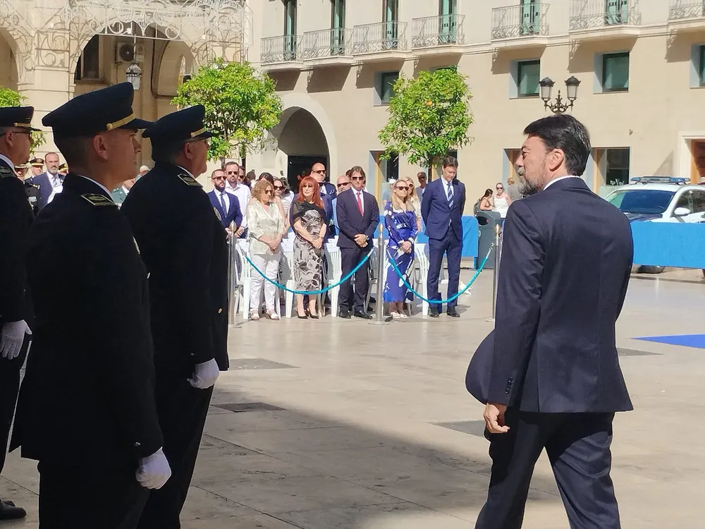 HOMENAJE A LA POLICIA LOCAL ALICANTE 2025