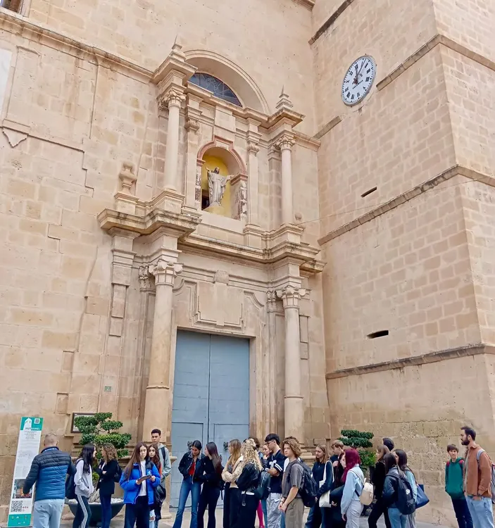 intercambio de estudiantes de Erasmus de la República Checa con el IES mutxamel  2024 iglesia