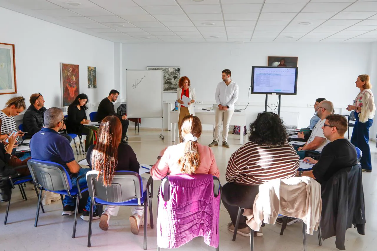 CURSO INGLES CONCEJALA CHARO TOMAS