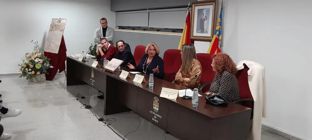 250 aniversario de Busot COMO PUEBLO 2023 ALEJANDRO MORANT ALCALDE MESA ESCRITORA Y COMPOSITOR 2