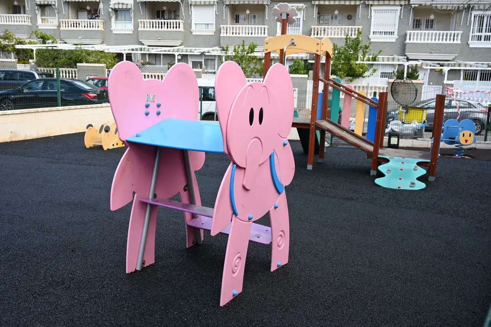 PARQUE INFANTIL CAMPELLO BARRIO LA CRUZ 2026 FOTO 2