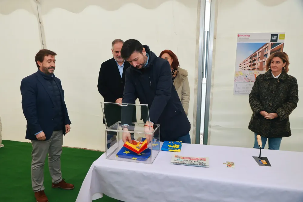 Sant Joan coloca la primera piedra del residencial San Juan Collection  David Aracil2026
