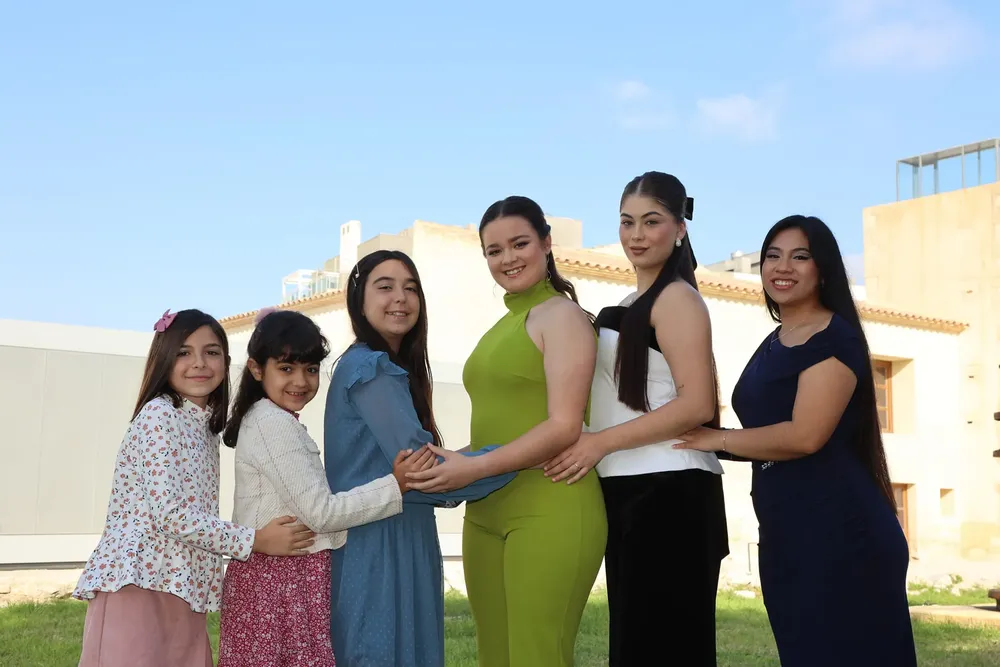 PRESENTACION BELLEZAS Y DAMAS HOGUERAS SAN JUAN 2025 FOTO 11