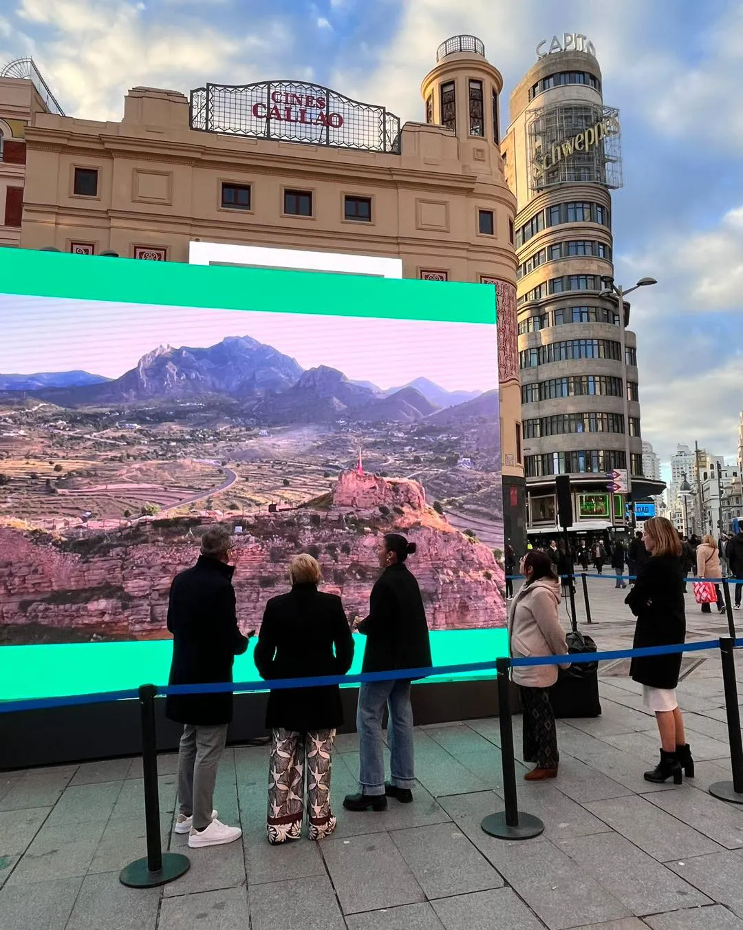 BUSOT FITUR 2025 FOTO 8