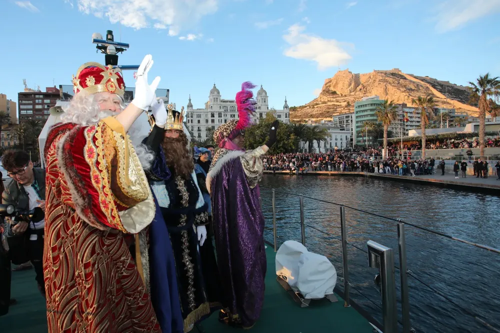 CABALGATA REYES MAGOS ALICANTE 2024 PUERTO