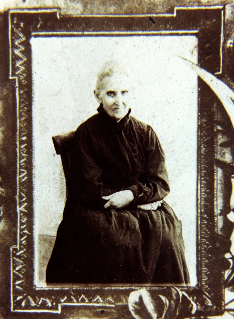 Francisca Moreno, abuela de Rafael Altamira (2)