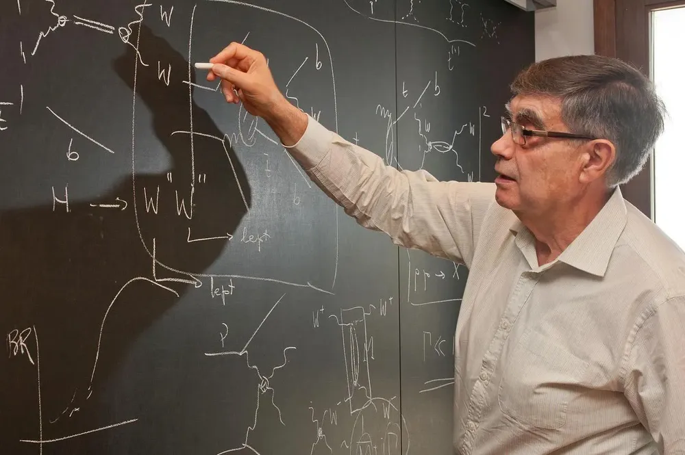 EL CIENTIFICO MUTXAMELERO JOSE BERNABEU ALBEROLA 2025