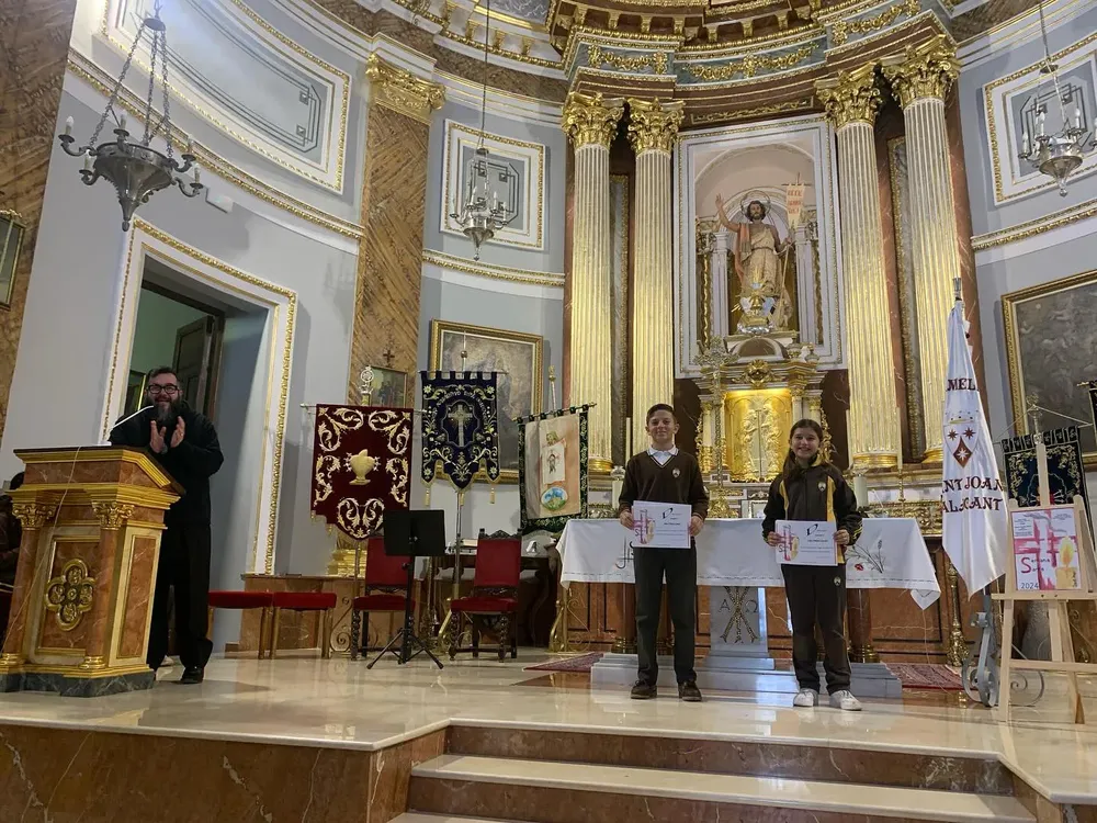 álex Úbeda Gadea y Lola Climent Caturla del Colegio Carmelitas protagonizan el pregón infantil  semana santa sant joan 2024 alumnos
