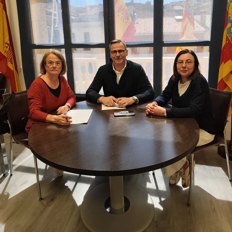 FIRMA CONVENIO BUSOT ASOCIACION MAYORES Y ALCALDE ALEJANDRO MORANT 2026