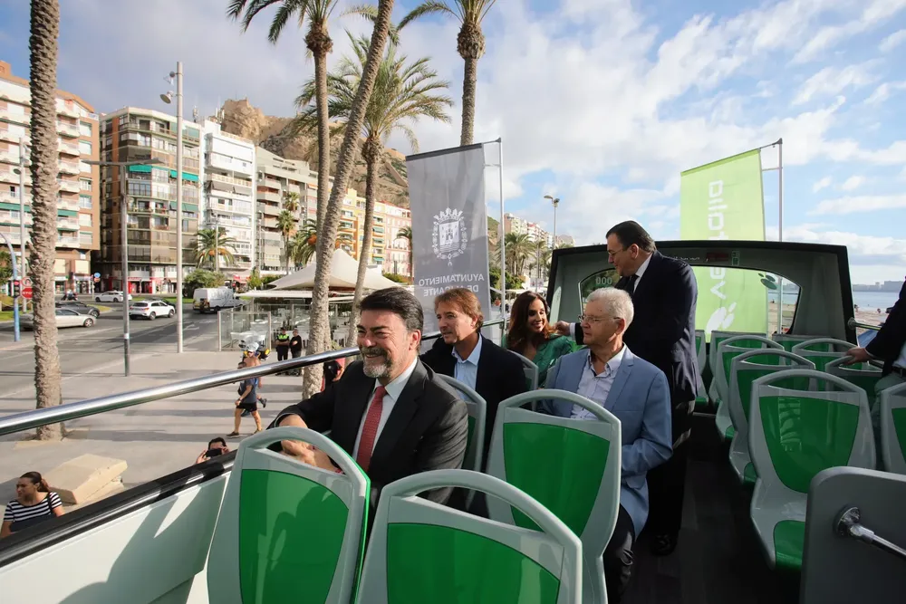 TURIBUS ALICANTE 2024 ALCALDE LUIS BARCALA