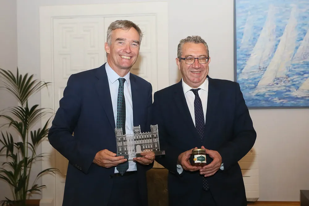 TONI PEREZ RECIBE AL EMBAJADOR DEL REINO UNIDO 2025