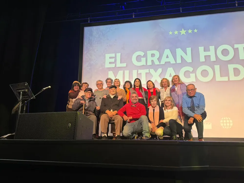 ESTRENO ESCUELITA CINE EL NUEVO HOTEL MUTXAGOLD 2023