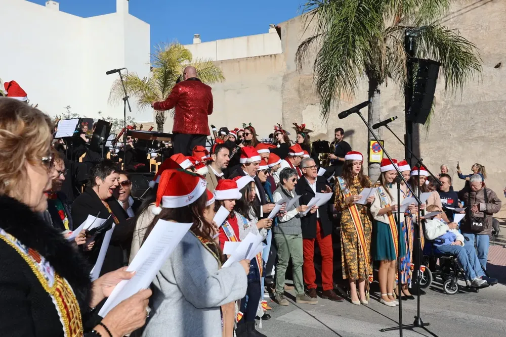 Concierto de Navidad de la Sociedad Musical La Paz coro politicos 2023