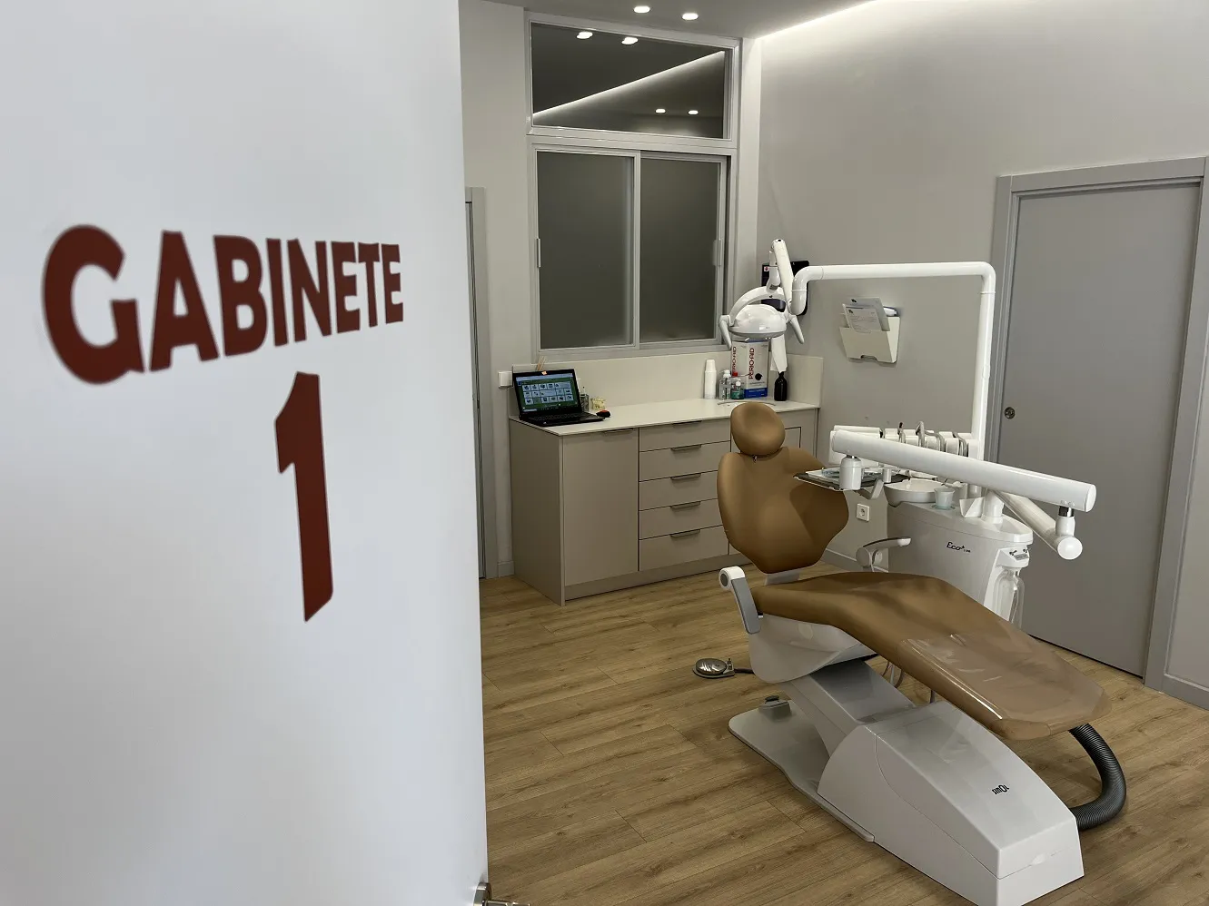 CLINICA DENTAL DRA DE LA FUENTE (6)