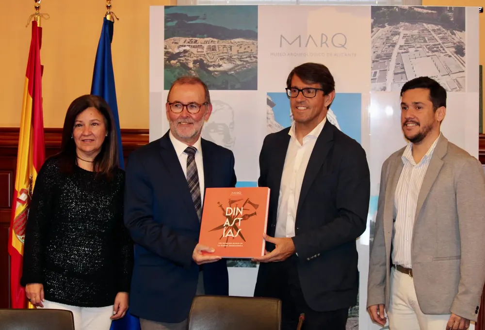 Fundación MARQ y Ayuntamiento de El Campello renuevan y amplían el convenio 2024 ALCALDE jUANJO bERENGUER