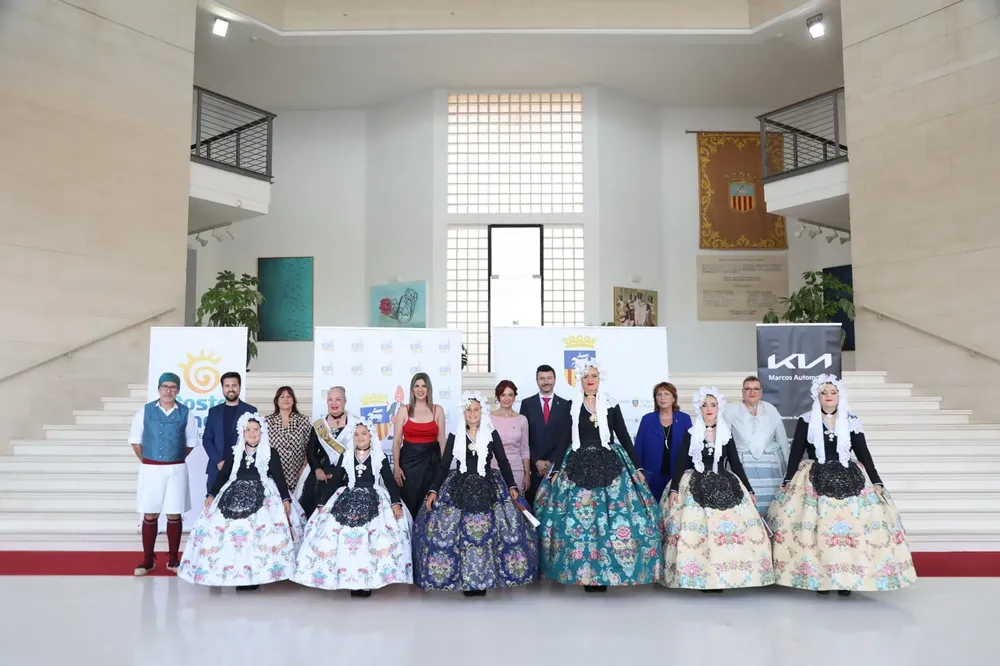 PROCLAMACION BELLEZAS Y DAMAS HOGUERAS SANT JOAN 2024 POLITICOS CASA DE CULTURA