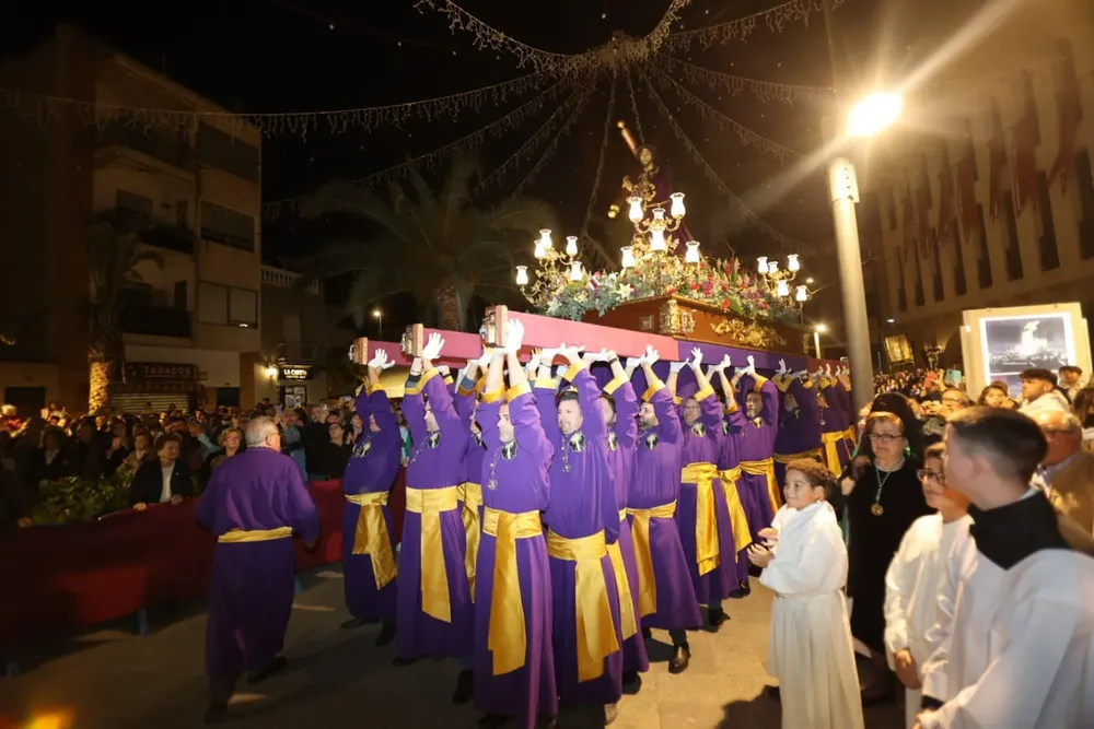 VIERNES SANTO SANT JOAN 2024 PROCESION TRONO CRISTO