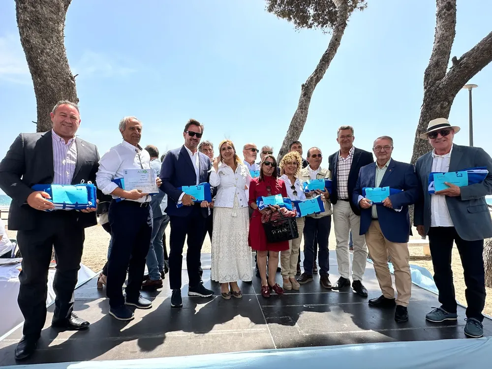 EL CAMPELLO RECOGE BANDERAS AZULES 2024
