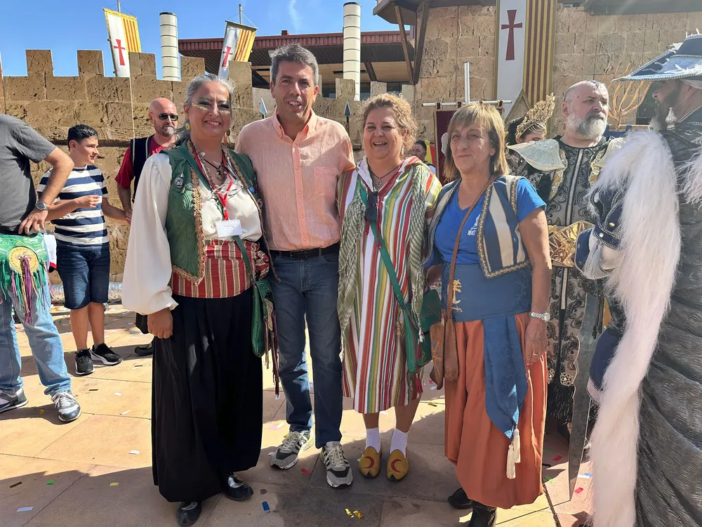 CARLOS MAZON PRESIDENTE DE LA GENERALITAT VALENCIANA VISITA CAMPELLO EN FIESTAS (12)