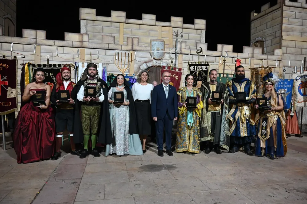 CAPITAN CRISTIANO DEVUELVE LLAVES CIUDAD ALCALDE JUANJO BERENGUER FIESTAS MOROS 2026