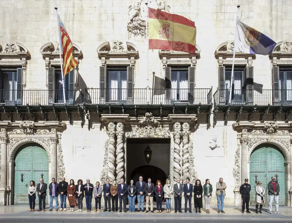MINUTO DE SILENCIO AYUNTAMIENTO DE ALICANTE 17 FEBRERO 2026