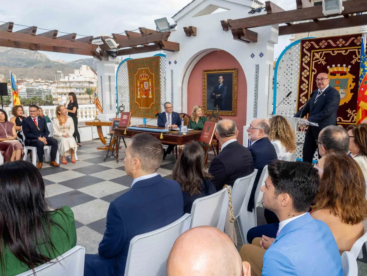 RECONOCIMIENTO A JOAN ESPINOSA Y SM LA PAZ EN BENIDORM 4