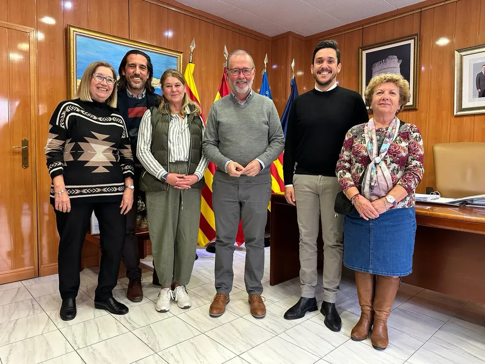 Nueva directiva de María Auxiliadora Campello Sonia fernandez presidenta cristian palomares juanjo berenguer alcalde 2024