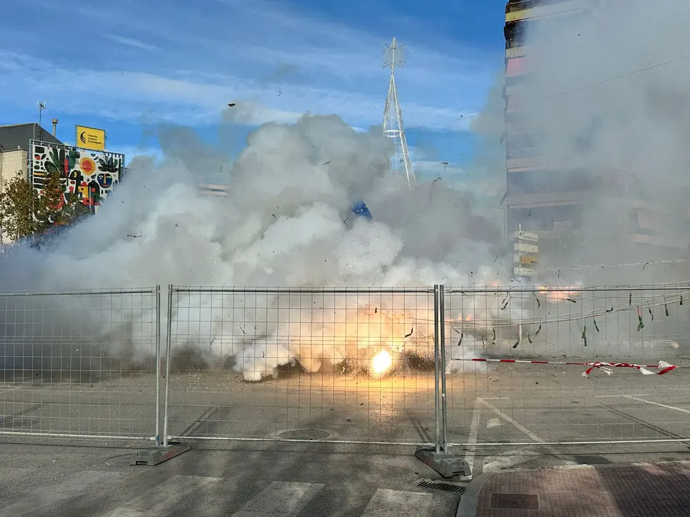 MASCLETA DIA CONSTITUCION CAMPELLO 2025