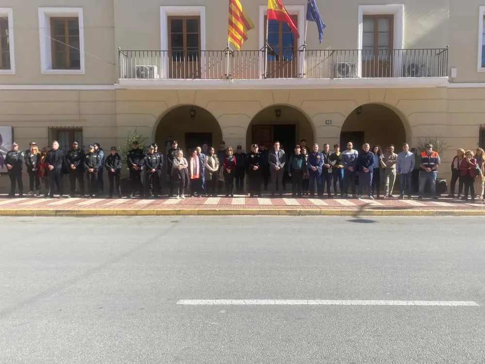 minuto de silencio por el asesinato de dos guardias civiles en Barbate mutxamel 2024