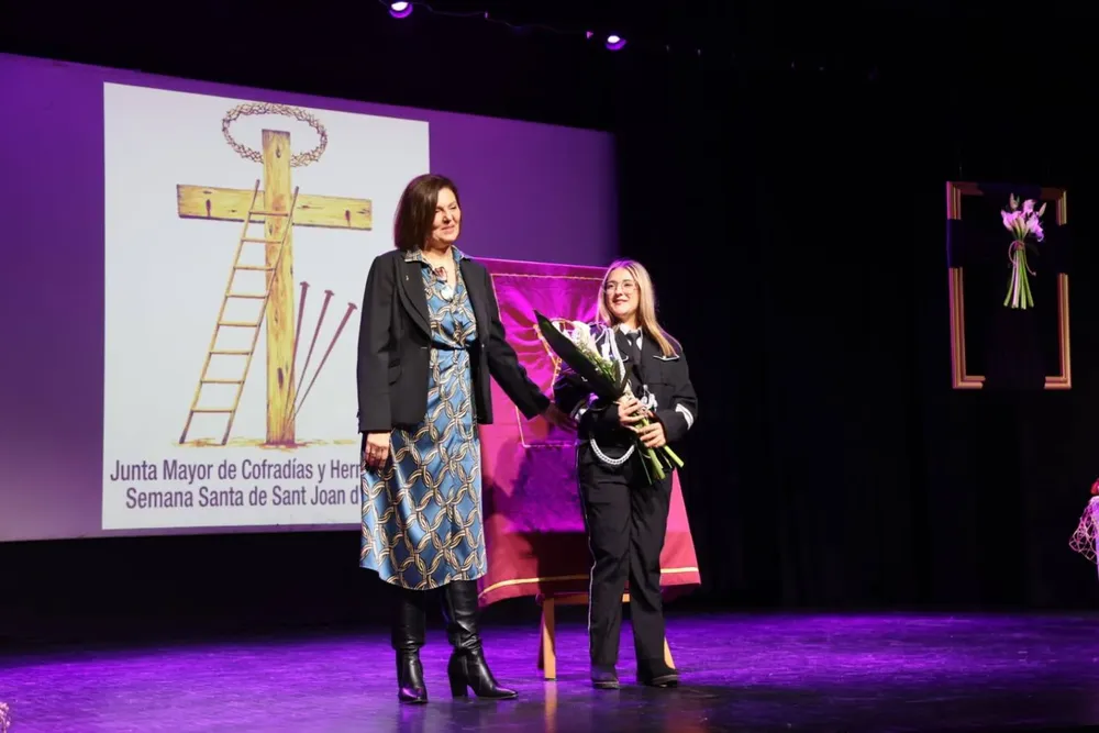 PRESENTACION LIBRO SEMANA SANTA SAN JUAN 2025 FOTO 2