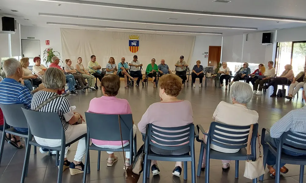 ENCUENTRO CENTRO MAYORES SAN JUAN CON DOCTOR ESQUERDO USUARIOS  2025 GRUPO