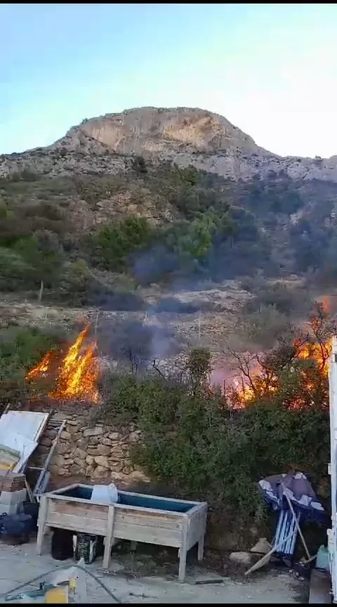 incendio en Pla La Gralla en el Cabeçó d'Or de Busot 2023 CASA