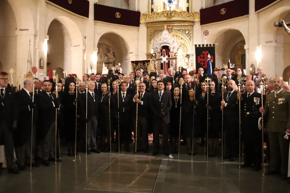PROCESION SANTO ENTIERRO ALICANTE ALCALDE LUIS BARCALA CARGOS 2024
