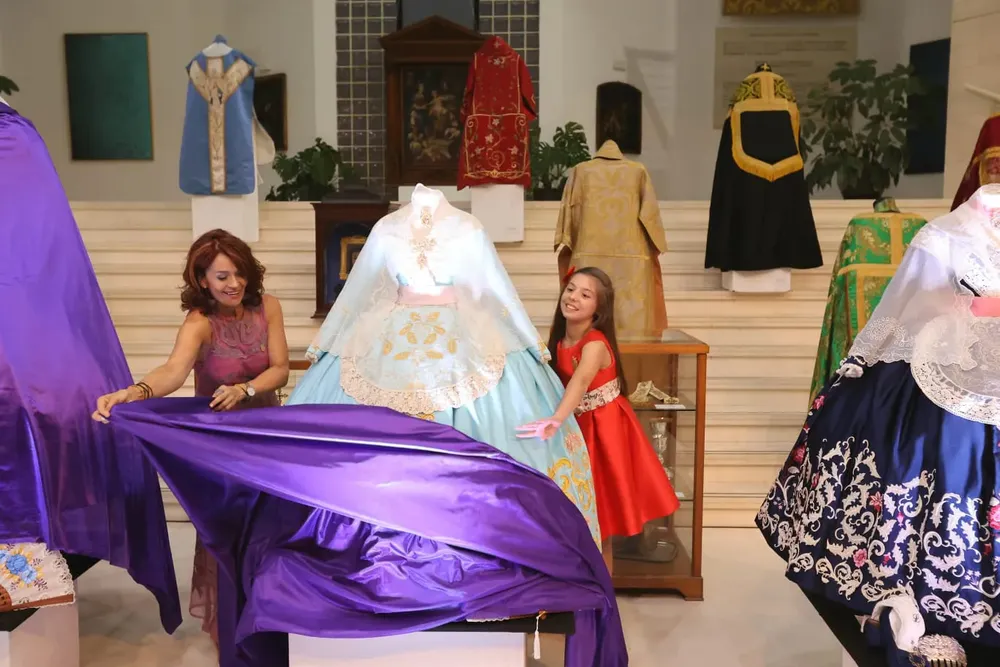 PRESENTACION TRAJES REINAS Y DAMAS SAN JUAN 2024 FOTO 2