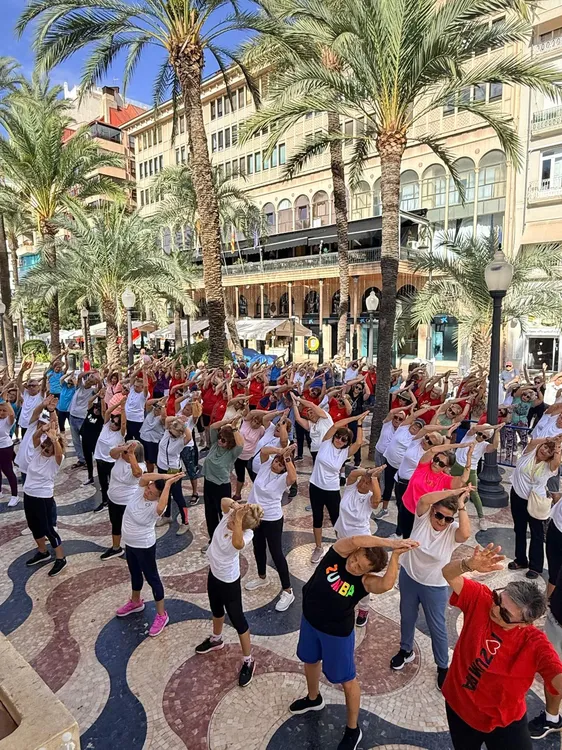 jornada deportiva en la Concha de la Explanada Mayores Alicante octubre 2026 gimnasia