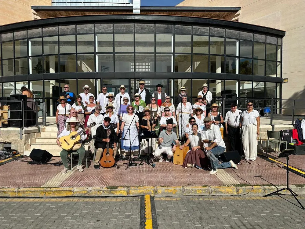 El Grup de Cant Lucentum en la Paca market vintage Sant Joan con David Aracil octubre 2026