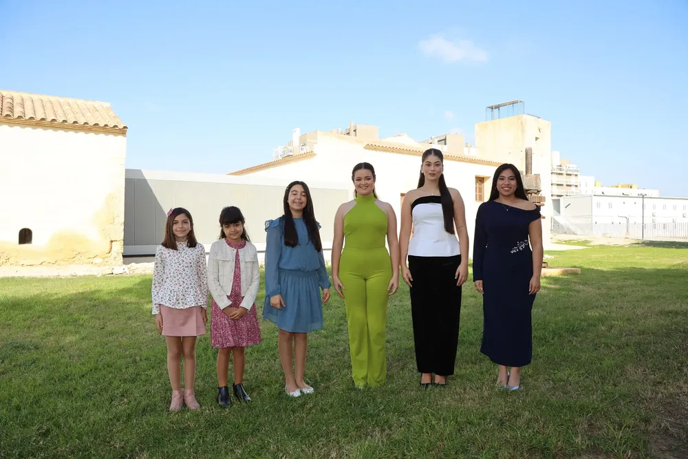 PRESENTACION BELLEZAS Y DAMAS HOGUERAS SAN JUAN 2025 FOTO 12