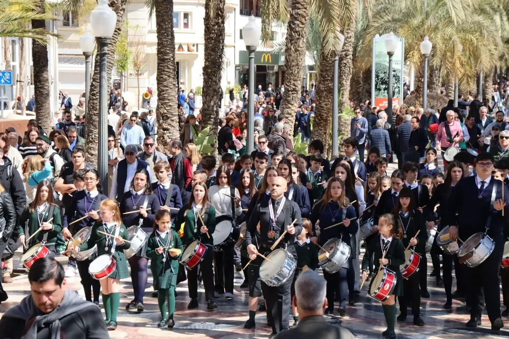 TAMBORES ANUNCIAN SEMANA SANTA ALICANTE 2025