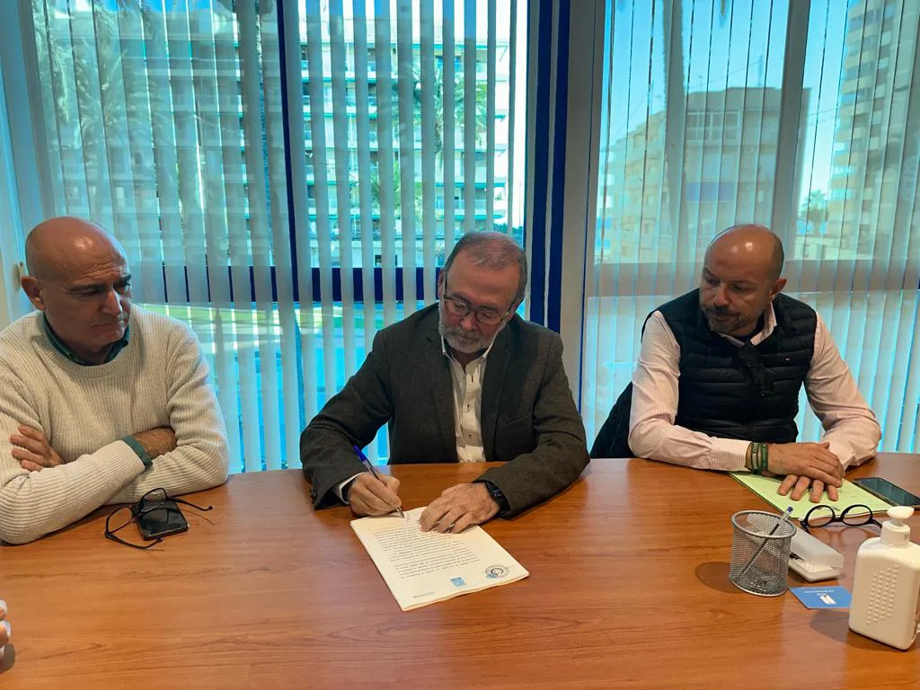 El Ayuntamiento protocoliza la compra del local destinado a ampliar el Centro de Salud campello alcalde juanjo berenguer