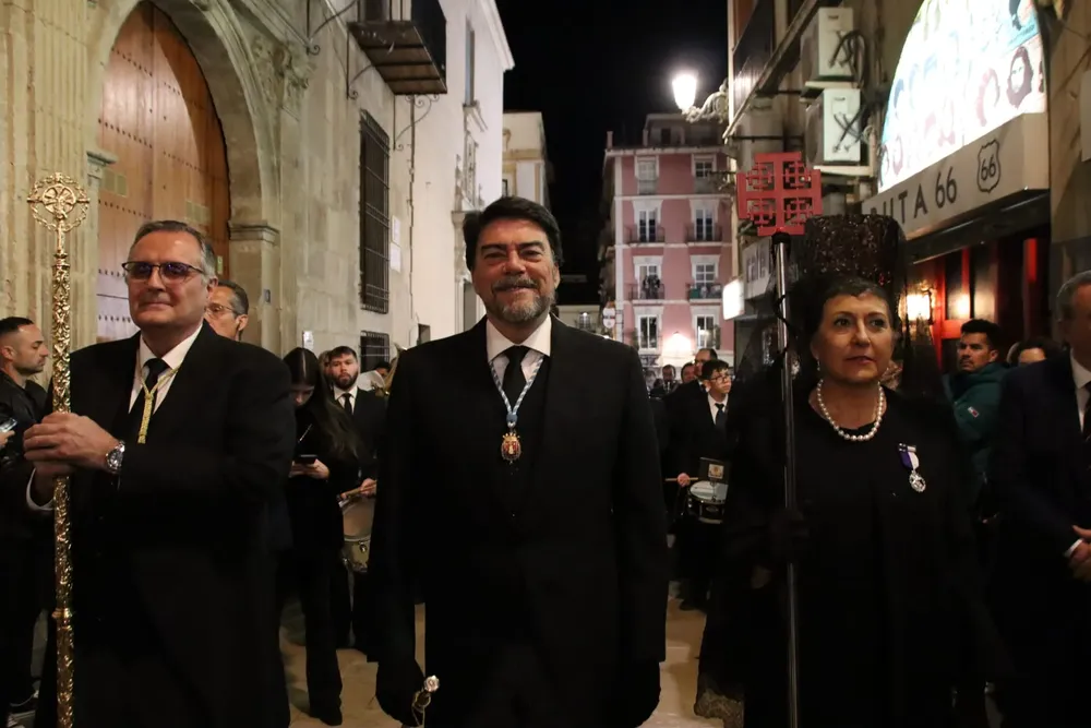 PROCESION SANTO ENTIERRO ALICANTE ALCALDE LUIS BARCALA 2024